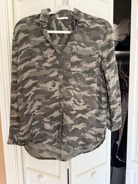 beachlunchlounge Women's Gray Camo Button-Down Shirt